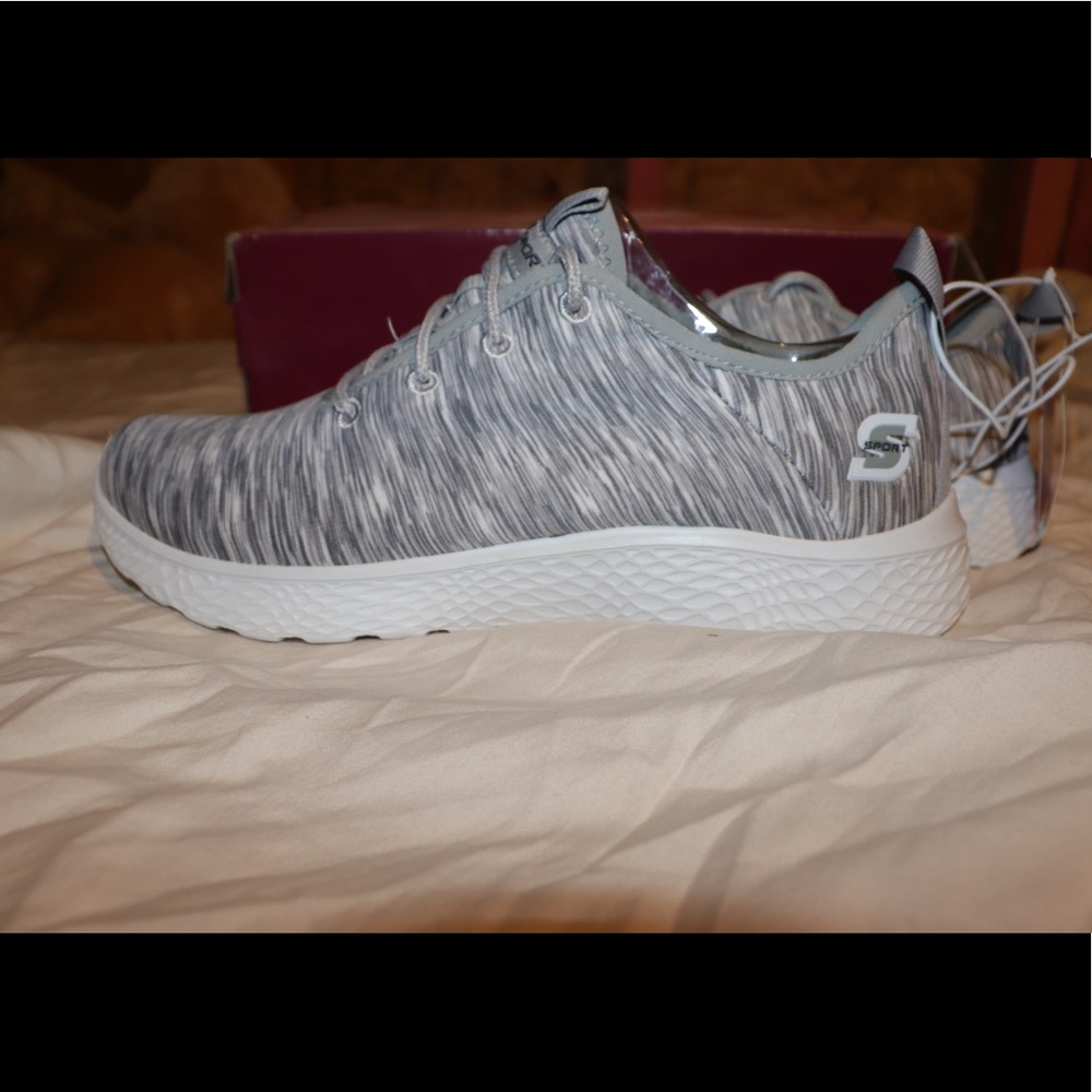 Sketchers Sport Memory Foam Gray Tennis Shoes